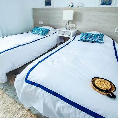 Seashell House On The Frontline Of The Ocean Apartment Punta Mujeres
